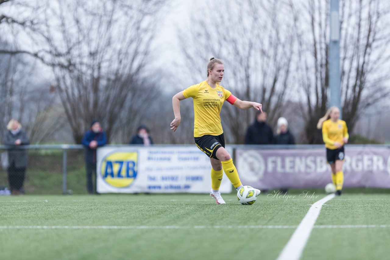 Bild 348 - F SSC Hagen Ahrensburg - SV Frisia Risum-Lindholm : Ergebnis: 1:2